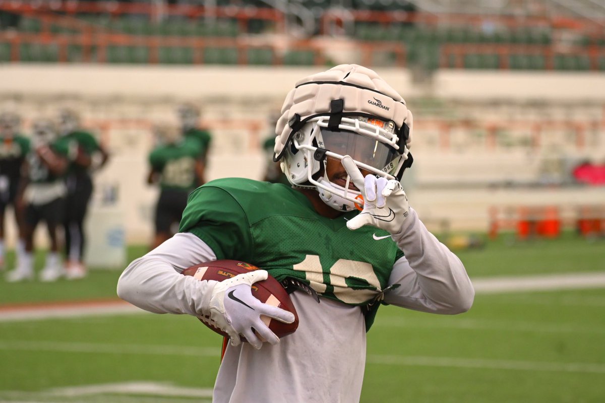 Spring Practice #3 Flicks of the Day featuring <a href="/FAMU_FB/">Florida A&M Football 🏈</a>. Be on the lookout for the full gallery via <a href="/TDOnline/">Tallahassee Democrat</a>. 🏈

👤: <a href="/HCWillieSimmons/">Coach Willie Simmons</a>, <a href="/jeremy_moussa/">Moose</a>, <a href="/k3ndallbohler/">K₃</a>, <a href="/JUICE_KDOT/">KDOT 🗣</a>

📸: You Know Who