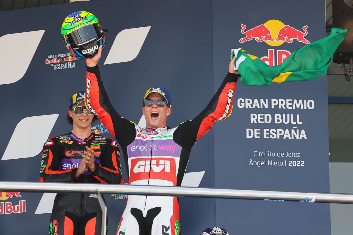 MotoEofficial's tweet image. 🔙🏁Patience was key for @ericgranado  in Race 2 of the 2022 #SpanishGP, where he finally got the second victory of that weekend, ahead of his team-mate @miquelpons77  and Mattia Casadei! 

What was your favourite battle in that #MotoE race?👇
#2022recap