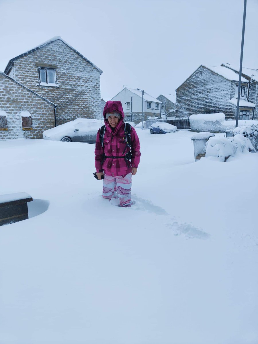 calderdalecares's tweet photo. A big thank you to staff, volunteers and carers across all health, care and voluntary sector services today. Going above and beyond to plan and provide care and keep people safe.
On foot, by bike or ski we see you and we say THANK YOU
#CalderdaleCares #SnowShoutOut ❄️🥾🚲⛷️ https://t.co/PHVfBG6Mgz