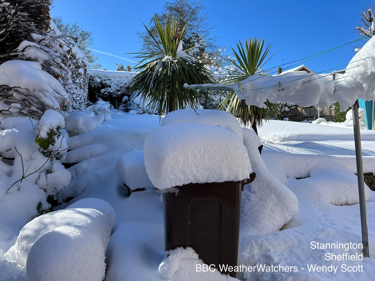 MetMattTaylor's tweet photo. You may not have seen snow where you are, but take a look at these photos from S Yorks and Derbyshire!

30-50cm of snow in less than a day

In Sheffield it was their snowiest March day since records began in 1882. https://t.co/0WG66VmipF
