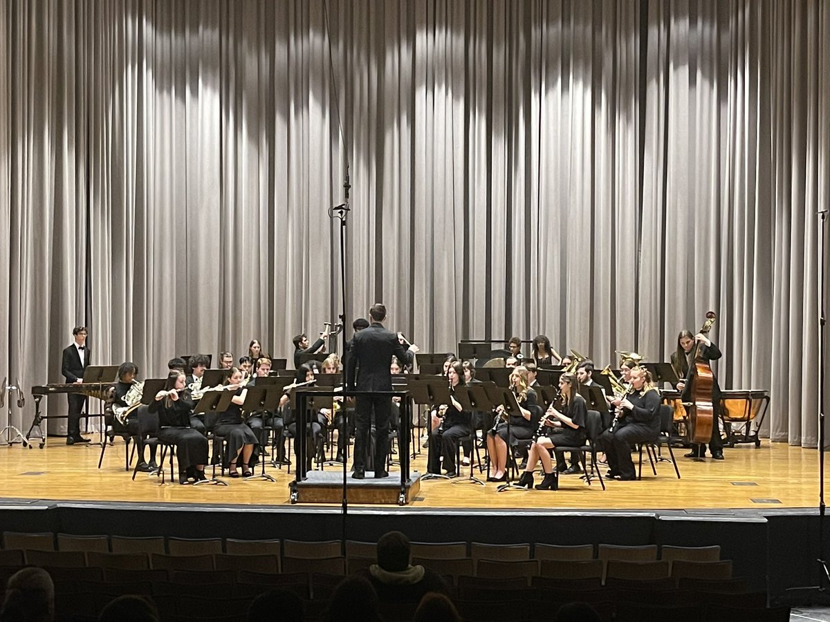 RockvaleBand's tweet photo. Congratulations to the Rockvale Wind Ensemble for receiving a Superior (1) rating for both stage performance and sight reading yesterday at the MTSBOA Concert Performance Assessment! We are super proud of your musical growth this semester #Rockvale4 #RocketsUp @RockvaleHigh_TN https://t.co/IhlSkgwGN0