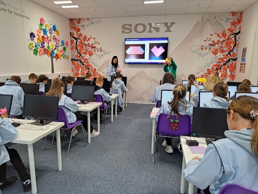 SonyUKTEC's tweet image. After two years of remote teaching, it was fantastic to welcome schools back to our facility in September 2022... Our #coding instructor @Steve_Lewis81 reflects on resuming on-site #codingworkshops. Read more: sonypencoed.co.uk/news/2023/03/1… #codingforkids #raspberrypi
