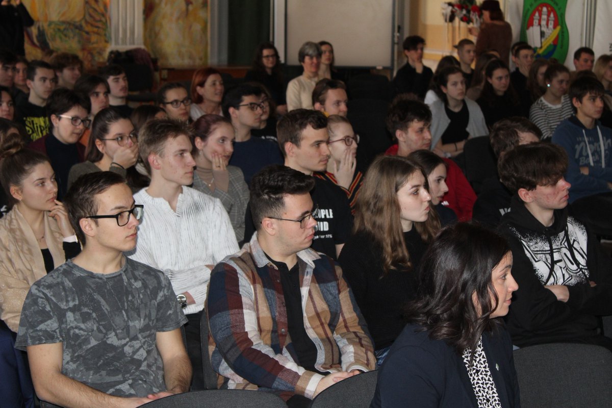 ghsat_sk's tweet photo. 🇬🇧Yesterday as part of the CanSat competition we gave a presentation to our fellow students about our project and the gadget we are developing. We were pleased that Bertalan Farkas, Hungary's first astronaut attended it and paid tribute to our team in his subsequent presentation! https://t.co/At7dq4l6FQ