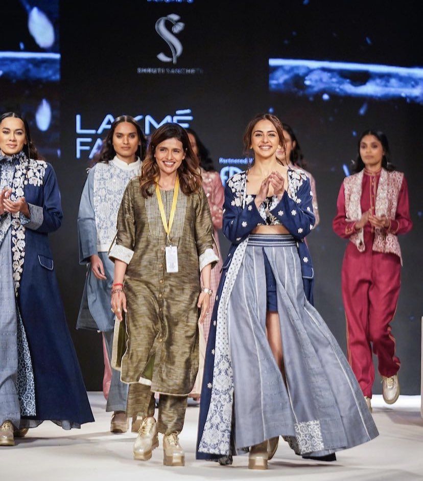 Khadi India Presents, Khadi India Collection, Divyam Mehta, Suket Dhir, Shruti Sancheti at Lakmé Fashion Week in partnership with FDCI.

<a href="/kvicindia/">Khadi India</a> #divyammehta <a href="/ShrutiSancheti1/">Shruti Sancheti</a> <a href="/SUKETDHIR_/">SUKETDHIR</a> #coek <a href="/lakmeindia/">LakmeIndia</a> <a href="/fdciofficial/">FDCI</a> <a href="/R1SEWorldwide/">RISE Worldwide</a>