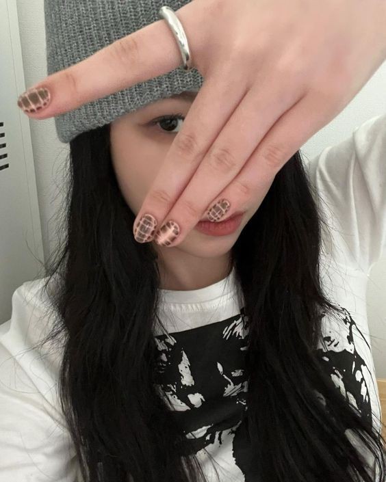 263juta's tweet photo. selfie poses ideas / ide pose foto biar gak mati gaya!

— a thread https://t.co/KglSUg5t1M