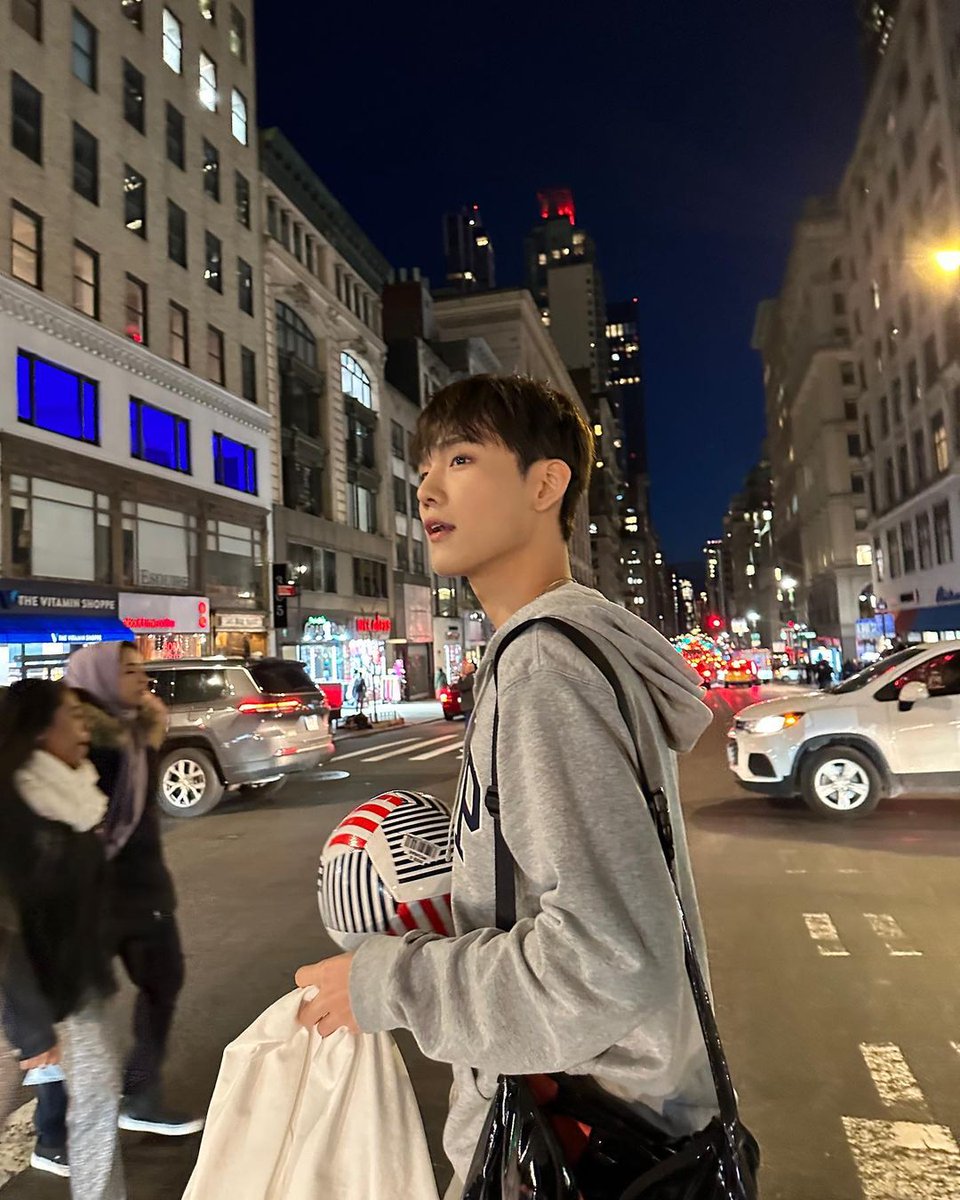 CIX_Instagram's tweet photo. 230310 #승훈 cix.official instagram
https://t.co/WzxyyLytcX
Boyfriend picture 🗽🇺🇸
#CIX #FIX #승훈 #김승훈 #내편들 #mybbobbo #KIMSEUNGHUN #SEUNGHUN #スンフン https://t.co/hMyTgLtTsH