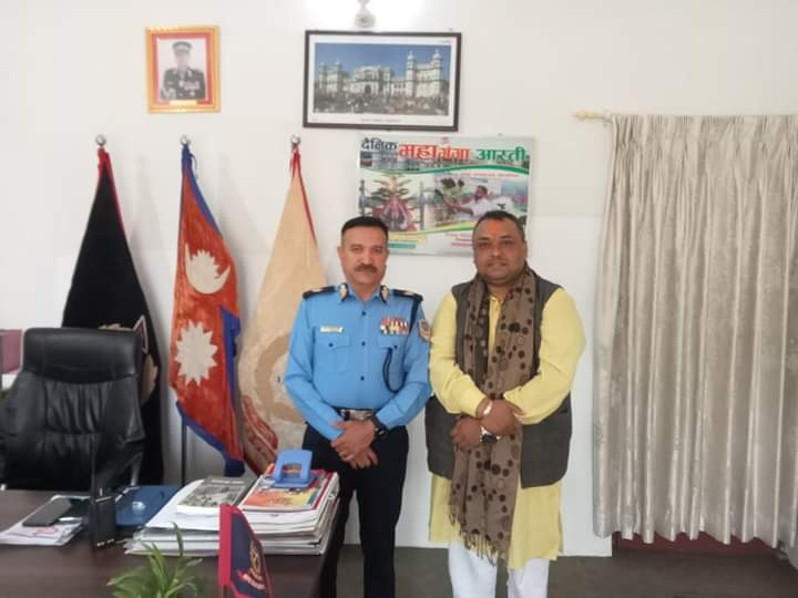 धेरै धेरै बधाई सर 💐💐💐💐
गृह मन्त्रालयको बढुवा समितिको सचिवालय अनुसार नेपाल प्रहरीको डिआईजी बाट एआईजी पदमा बढुवा सिफारिस हुनुभएको मधेश प्रदेश प्रहरी प्रमुख आदरणीय बसन्त कुँवर ज्युलाई हार्दिक बधाई तथा शुभकामना व्यक्त गर्दछु ।