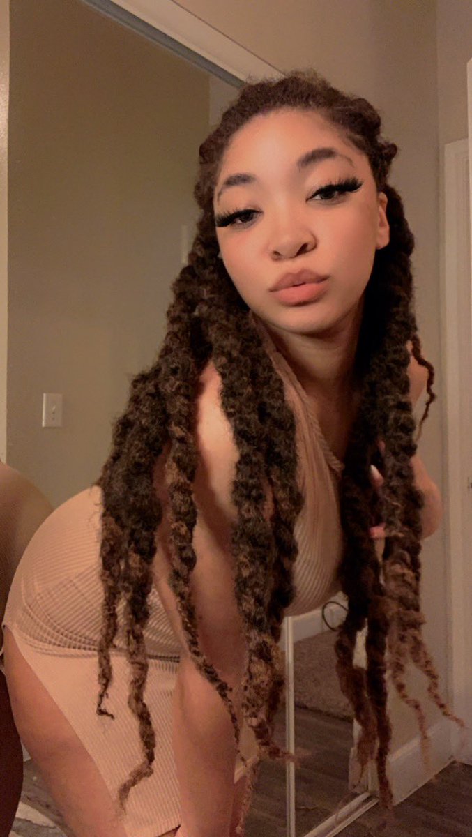 PayMissIvy's tweet photo. 🗣️ Calling all simps, wallet ducks, paypig, worshippers, and subs: 

It’s #WorshipMeWeekend 🛐

Mike knows how to kick things off! 

https://t.co/CsSF6pntPp https://t.co/T9Sy6wgZvu