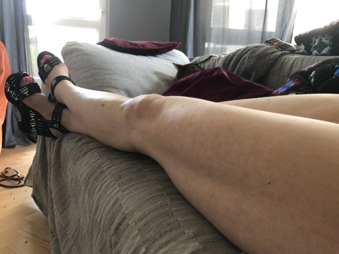 🙋&zwj;♀️ https://t.co/iVami4Ur1X<a href="/tag/footfetish"class="tags"><span>#footfetish</span></a><a href="/tag/feet"class="tags"><span>#feet</span></a><a href="/tag/domina"class="tags"><span>#domina</span></a><a href="/tag/slave"class="tags"><span>#slave</span></a><a href="/tag/mistress"class="tags"><span>#mistress</span></a><a href="/tag/s"class="tags"><span>#s</span></a>