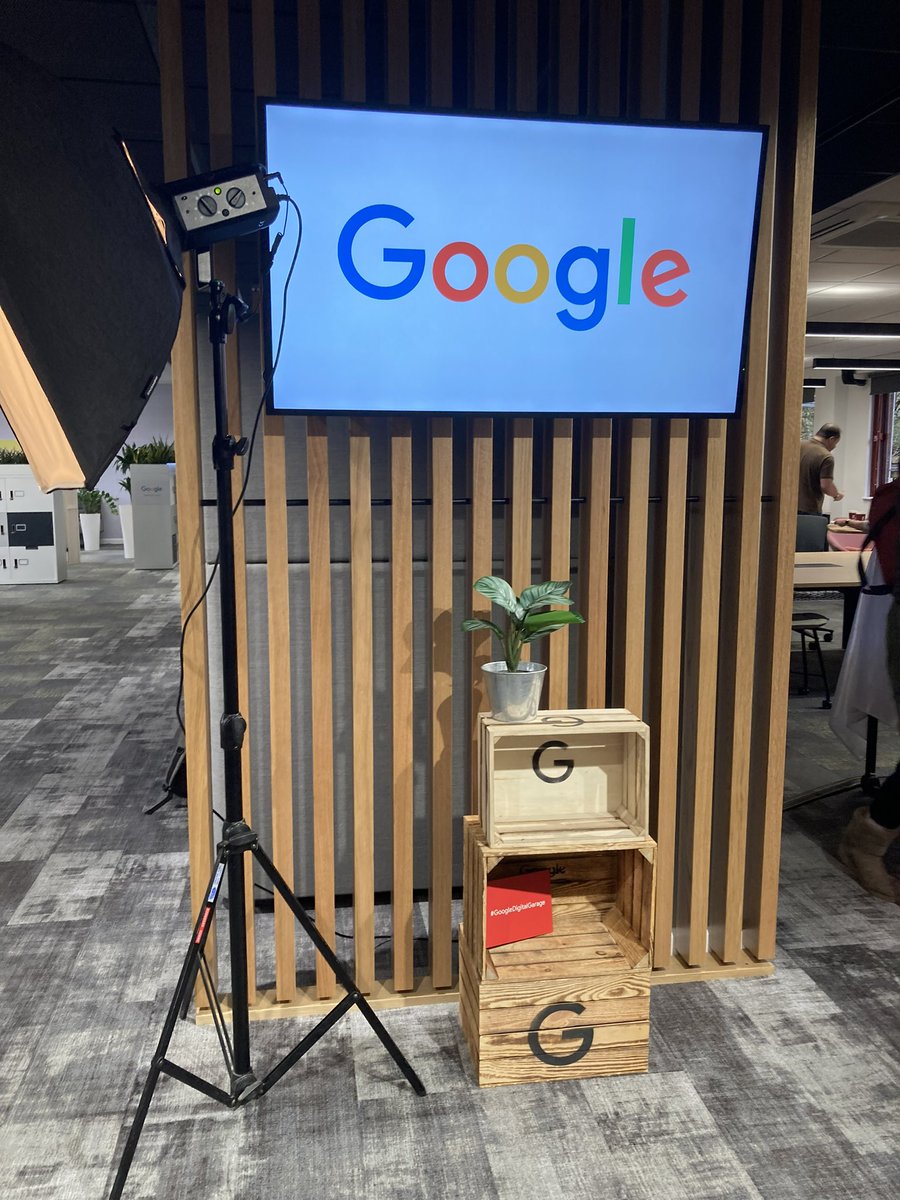 nancylewendon's tweet image. Having a great day so far at the @GoogleUK Digital Garage session at @cyberconfidence! #GoogleDigitalGarage