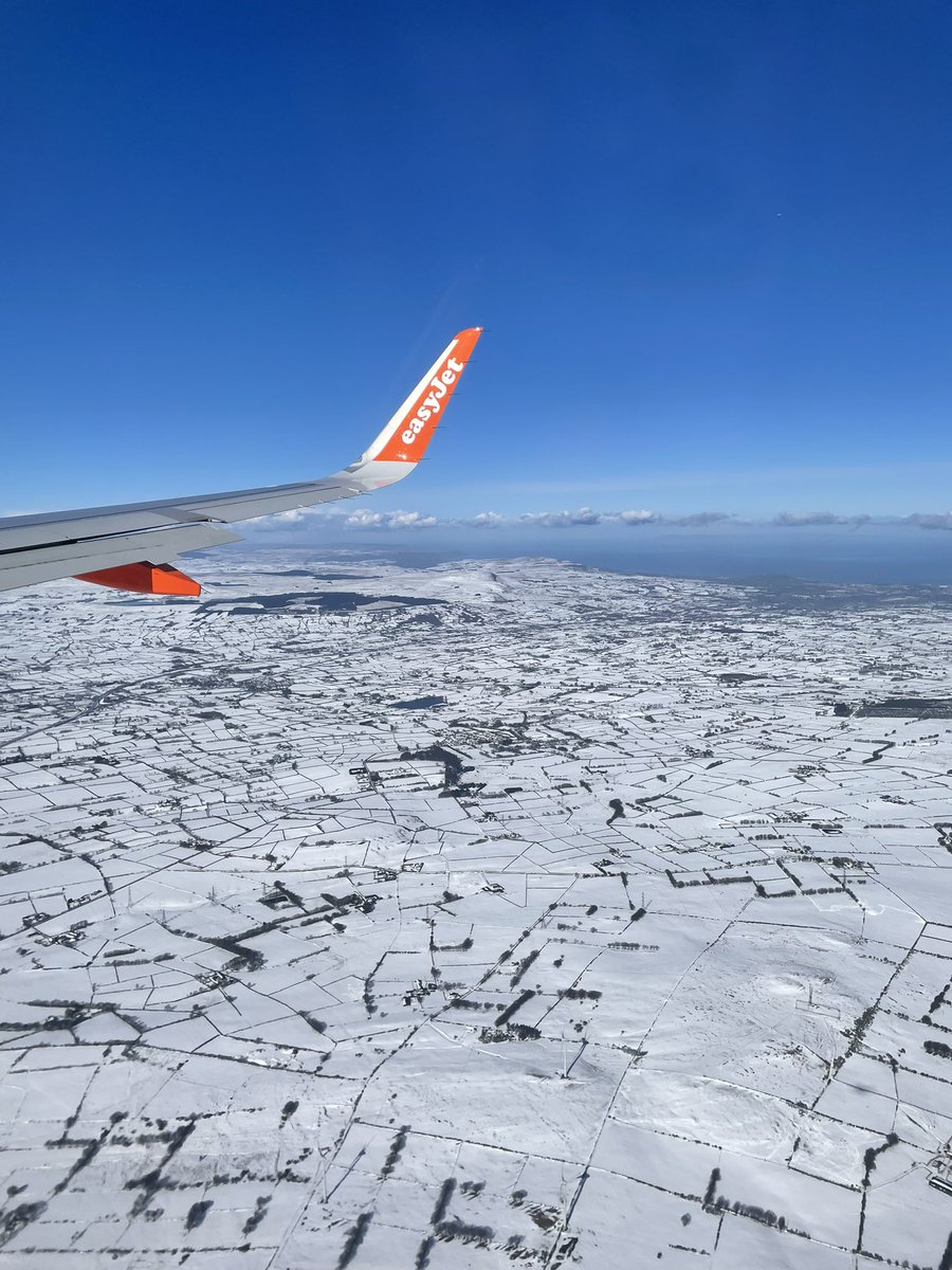 annabetharoo's tweet photo. Northern Ireland from the air is a wintertime wonderland 🤍 https://t.co/WuPM1k5Mis