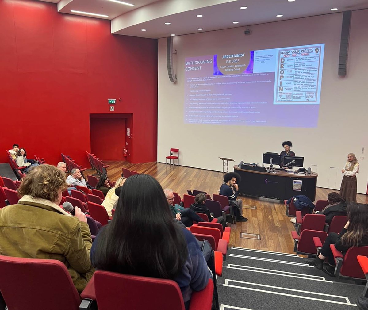 A fabulous lecture last night by @Aviah_Sarah_Day on Abolitionist Feminism. 

Featuring a vibrant question session led by @essexsociology ug student Safiyyah Esat 

@UoECrim @ciscUoE 
@yesiamvibing   @EssexPostgrads @EssexSocSci 

Thanks to our frontrunners for pics 💥💗