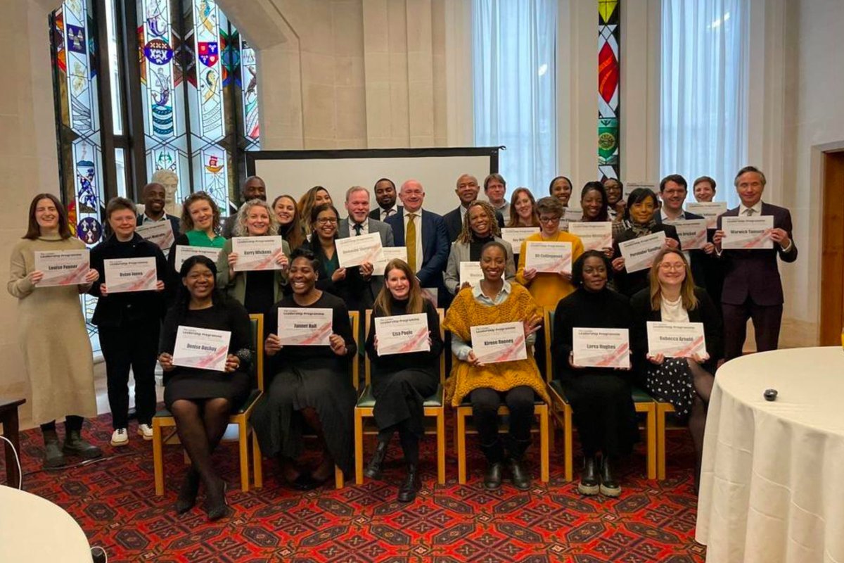 A busy week ends with the conclusion of the latest #London Leadership Programme, run in partnership with @londoncouncils. The group presented back to their Chief Exec sponsors at the graduation event in the Guildhall London. Great work everyone & a cracking graduation photo!👇