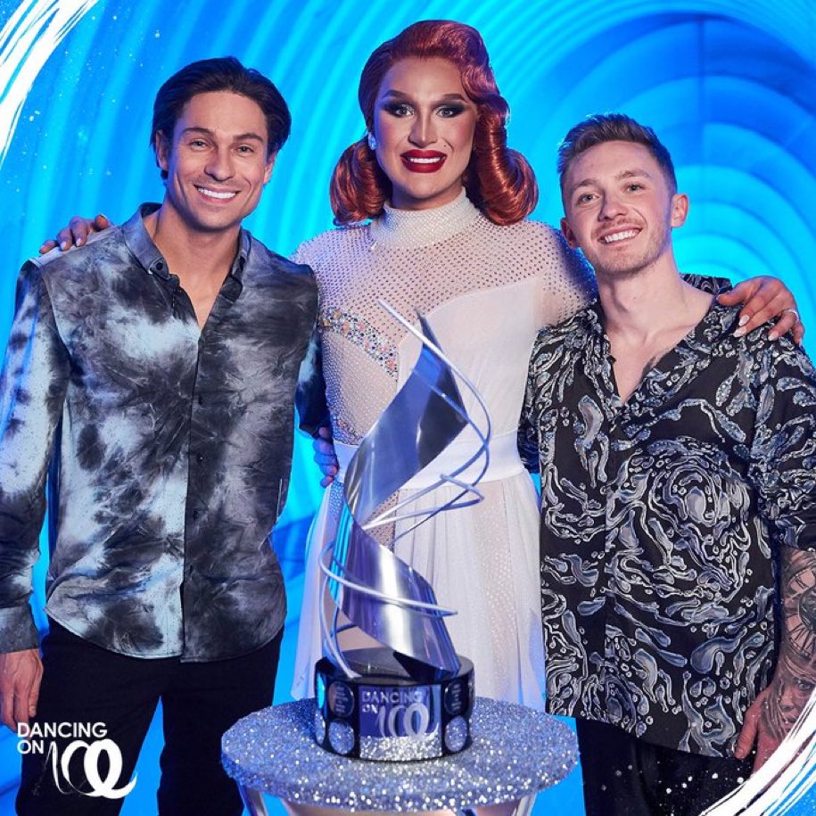 Jayne and Chris tweet media