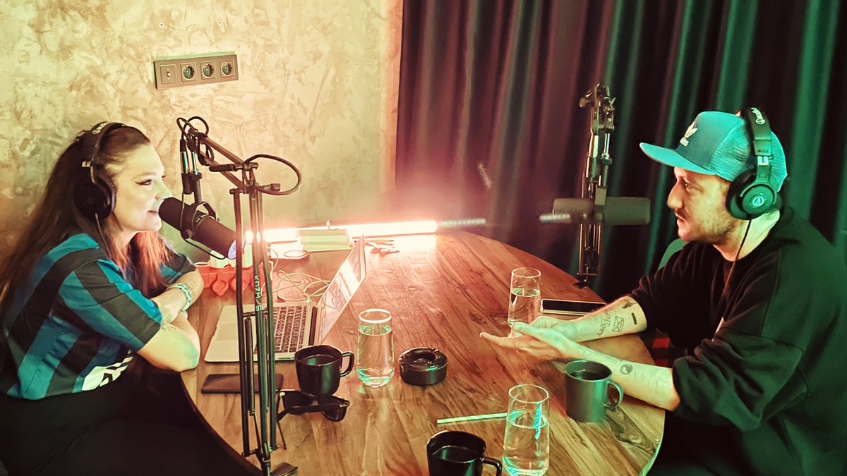 🏟️ <a href="/tugceozdenoglu/">tugce ozdenoglu</a>'nun hazırlayıp sunduğu Spor Kulübü, yakında geri dönüyor.

1⃣ <a href="/kamufle34/">Kamufle</a> 
2⃣ <a href="/PopDedik/">Murat Meriç 🌈</a> 
3⃣ <a href="/barisdemirel_mi/">Barış Demirel</a> 
4⃣ <a href="/bediz_/">Bediz Yıldırım</a> 
5⃣ <a href="/hsncomert/">Hasan Cömert</a> &amp; <a href="/kkarsan/">Kaan Karsan</a> 
🤝 <a href="/tuzbiberstandup/">tuzbiber stand up</a> 

Takip etmek için... 👇

Spotify: spoti.fi/3HijlsC
Apple: apple.co/3W8oAiN