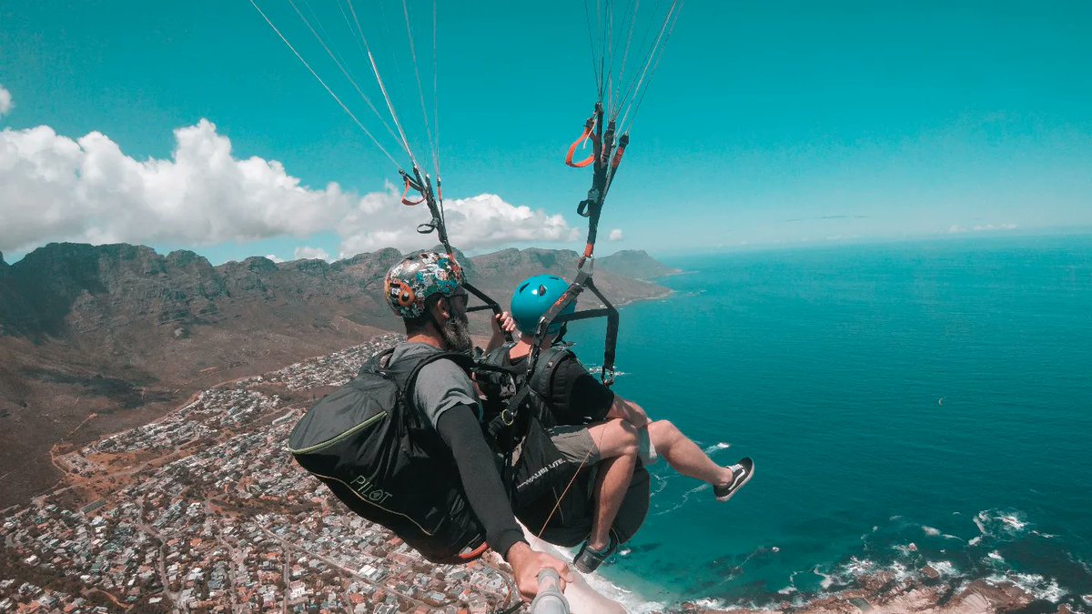 deetzblom's tweet photo. Soaring with eagles 🦅

Skydiving license on hold, but I may have found something a little more wholesome 🪂

@square1paragliding 

#paragliding #paraglider #mountain #lionshead #tablemountain #ocean #beach https://t.co/XxbuvuB1z0