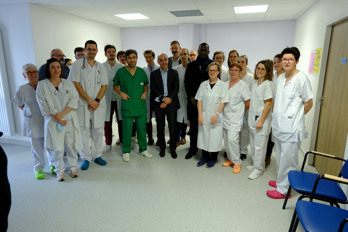 CHLaval53's tweet photo. #Inauguration de la nouvelle unité qui regroupe les explorations cardiovasculaires.
➡️Locaux neufs, ajout d'une 3ème salle d’échographie et d'un secrétariat : la #cardiologie du @CHLaval53 poursuit sa modernisation pour améliorer les conditions de prise en charge👍 https://t.co/YwAUWrTMaW