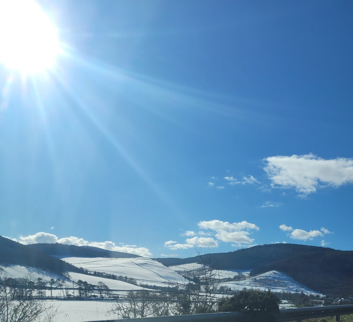 juliepirone70's tweet photo. What a fantastic day along the Tweed Valley after last night's snowfall. And thanks to Suds Auto Valet in #Walkerburn for cleaning up the car!
#localife
#localbusiness https://t.co/qUqdqTkdlT