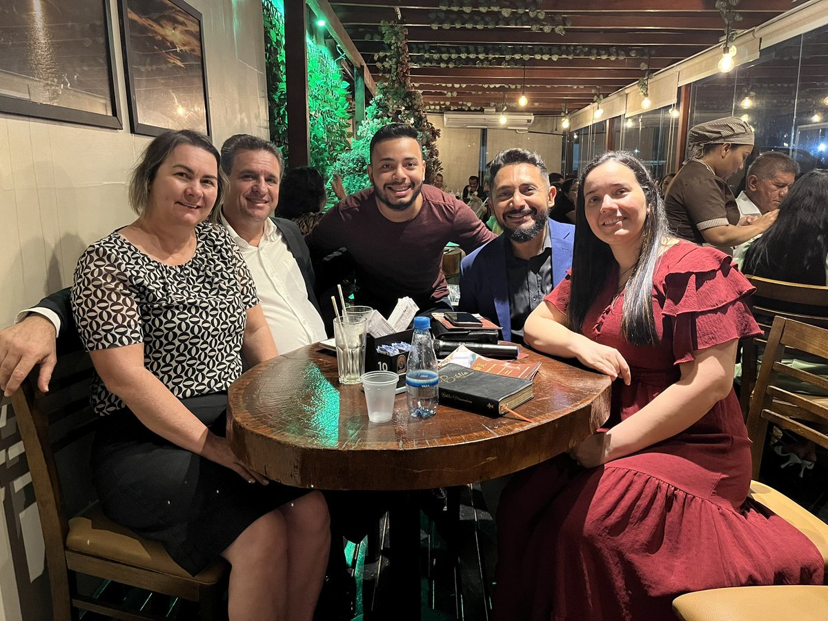 wallacermachado's tweet photo. Encontro Distrital com o Ancionato Parte 2.

E tivemos a grande honra de receber a presença do nosso Presidente da Associação Central Amazonas, Pr. Nelson Suci e sua esposa Vera Suci.

Um ancionato forte, a Igreja avança!

#aceam 
#unob
#DistritoCompensa3 https://t.co/D7s6UX1crY