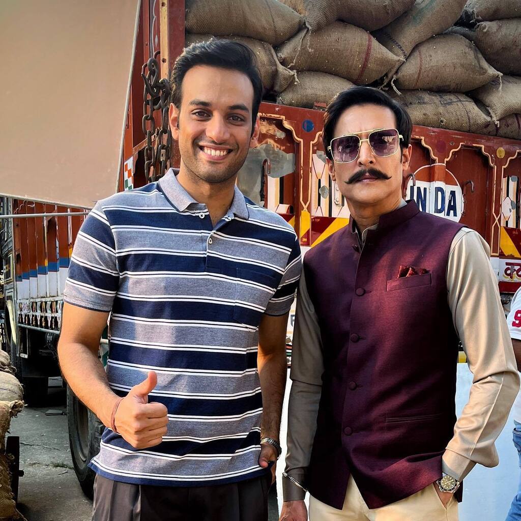 During the shoot of #honda commercial… What a great experience it was to work with @jimmysheirgill Sir… . . . . . . . . #honda #shootpic #aakaashgupta #photo #photowithcelebrity #adshoot #bts #actor #actorslife #explore #explorepage instagr.am/p/Cpm_y7gPW4U/