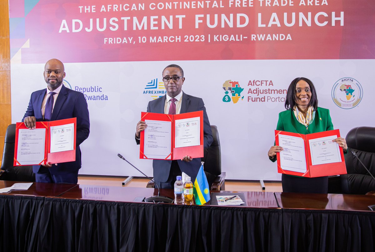 Today, Minister @Vbiruta, @MeneWamkele, SG of @Afcfta and Ms. Kanayo Awani, the Executive Vice President of @Afreximbank, signed an agreement to host the #AfCFTA Adjustment Fund in #Rwanda. This fund will contribute to inclusive and sustainable economic growth across Africa.