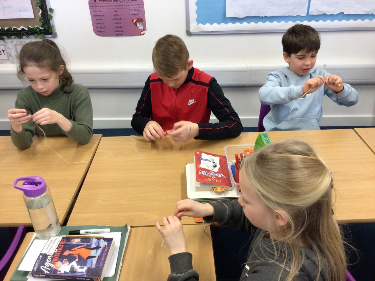 Year 4 learnt how to use raffia to make rope today, have a look at their creations...