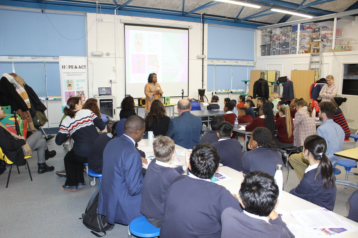 ElizabethSelbySchool tweet media