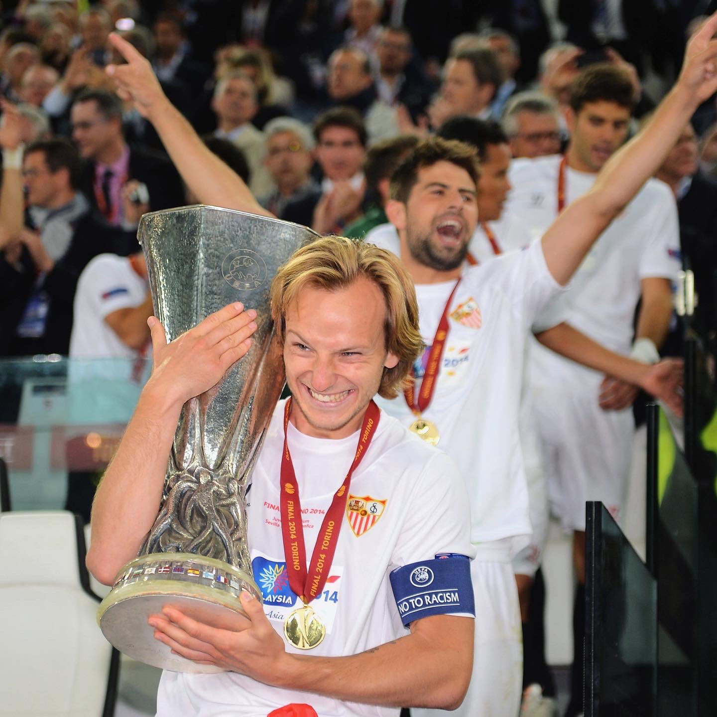 Happy birthday ivan rakitic, the most underrated midfield itw. 
