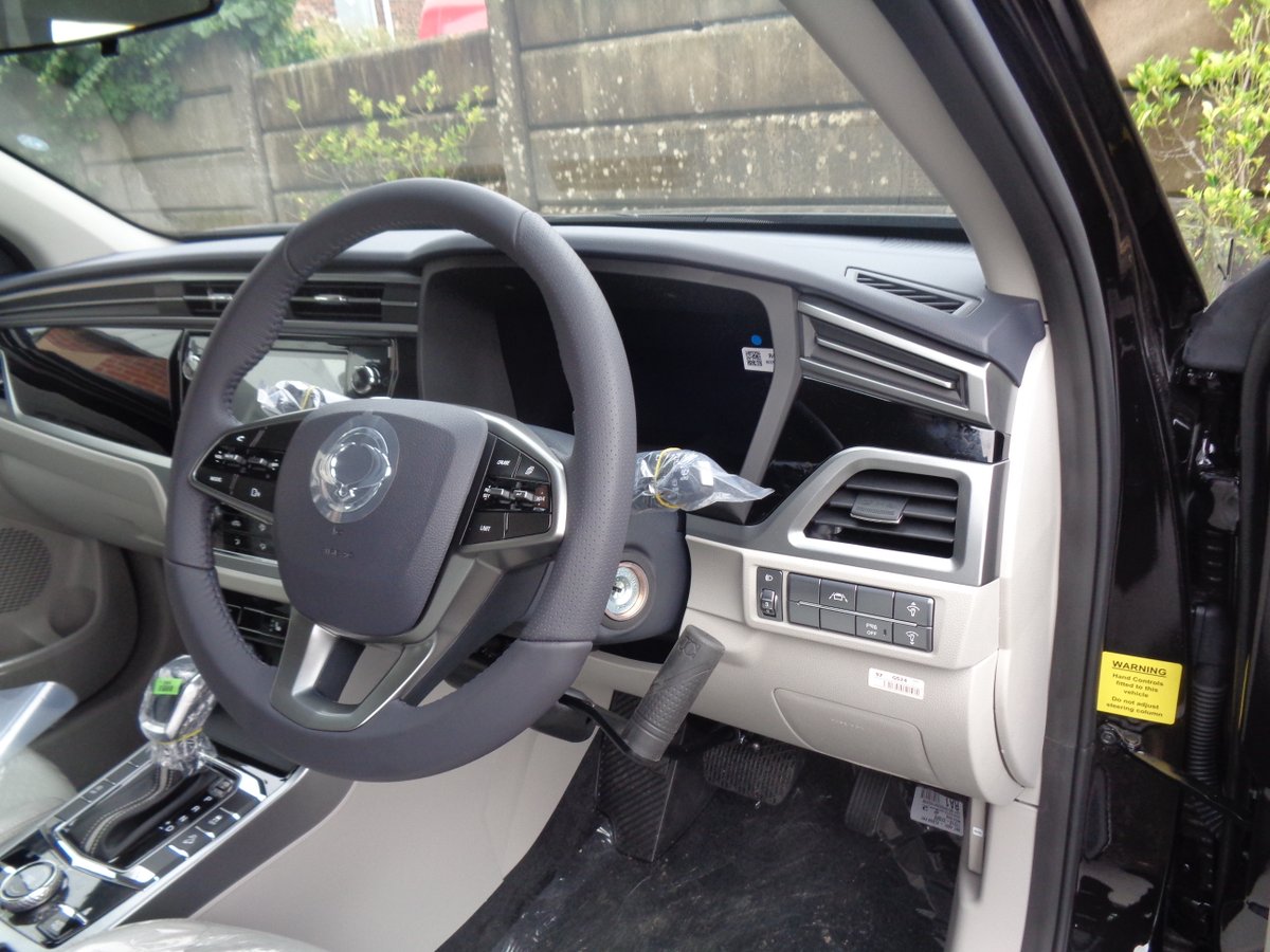 We don't get to work on many SsangYong models but here is a push/pull brake/accelerator hand control fitted to a new Korando.

Alternatively we can install the twin folding left foot accelerator to the Korando if that is your preferred adaptation.

Get in touch for further info!