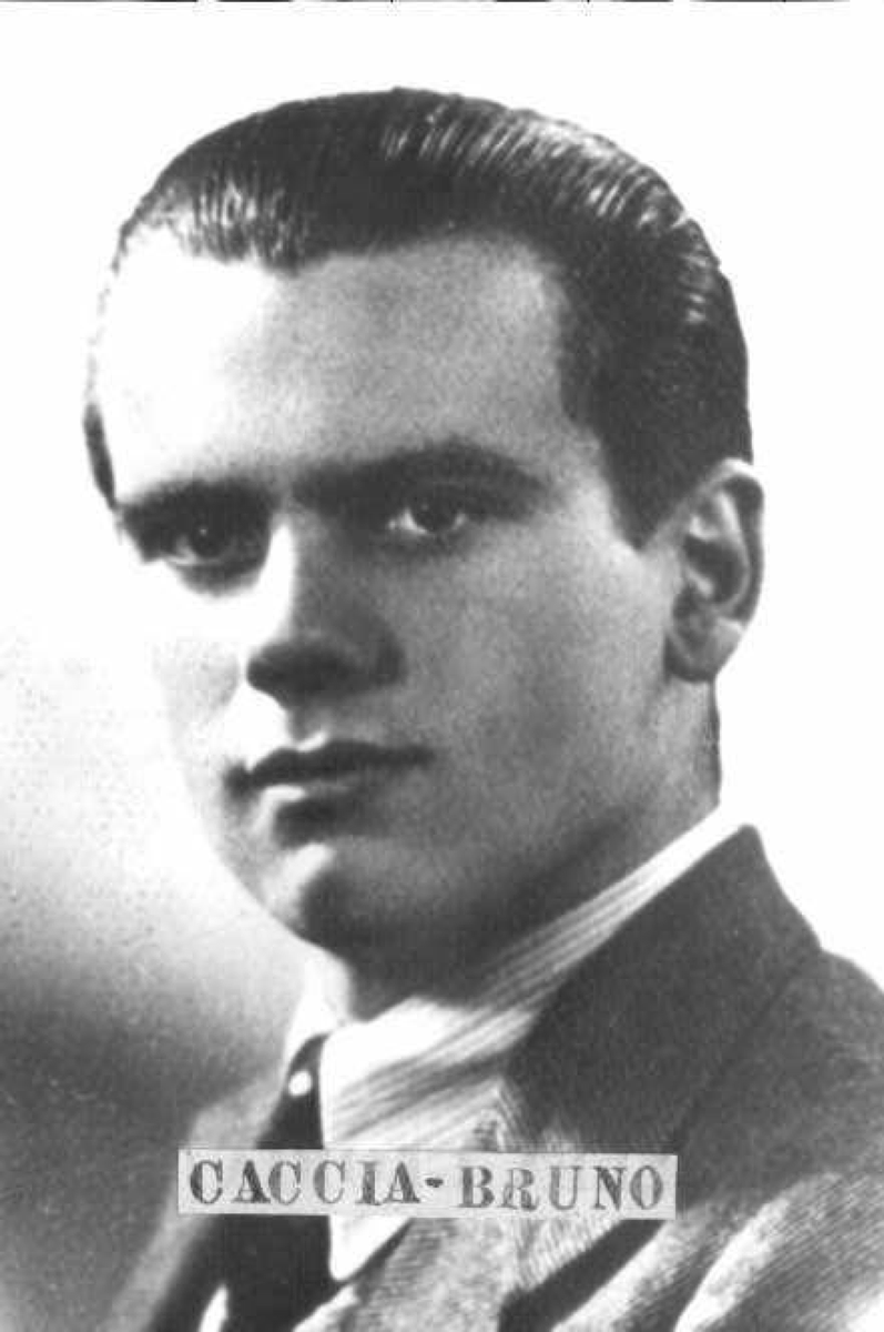 ANPIRomaPosti's tweet photo. Comandante di distaccamento della banda autonoma organizzata da #SilvioGeuna e operante nella zona del Gran Dubbione ( #Pinasca #TO), #BrunoCaccia, rastrellato dai nazisti fu deportato prima a #Dachau e poi a #Mühldorf dove morì di stenti il #15marzo 1945.Aveva 20 anni. https://t.co/NYG0oQ2Bo6