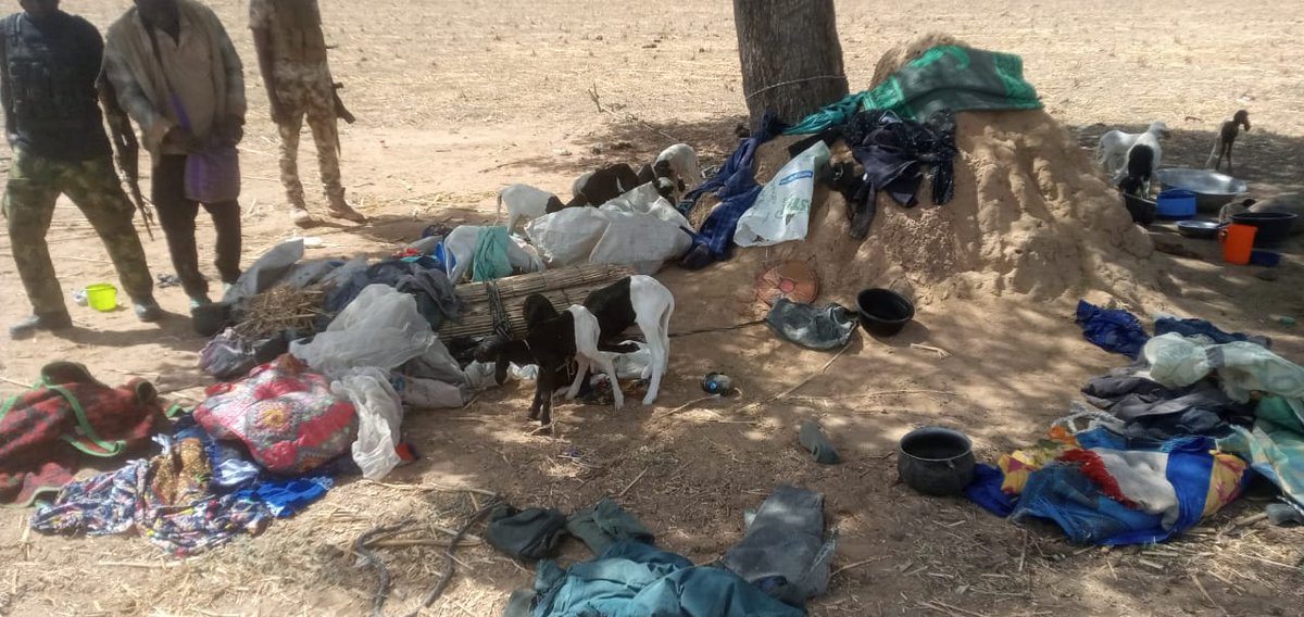 Yatab_ngr's tweet photo. #Update
#OPHD #OPWS #NorthWest
Troops of Op HADARIN DAJI, and WHIRL PUNCH in seperate raids between 3 & 5 March 2023, attacked bandit camps around Tukurua area in Chikun LGA of Kaduna State, Zago village in Mariga LGA of Niger State and Jengeme in Gusau LGA of Zamfara State. https://t.co/V7mQ4nbuFW