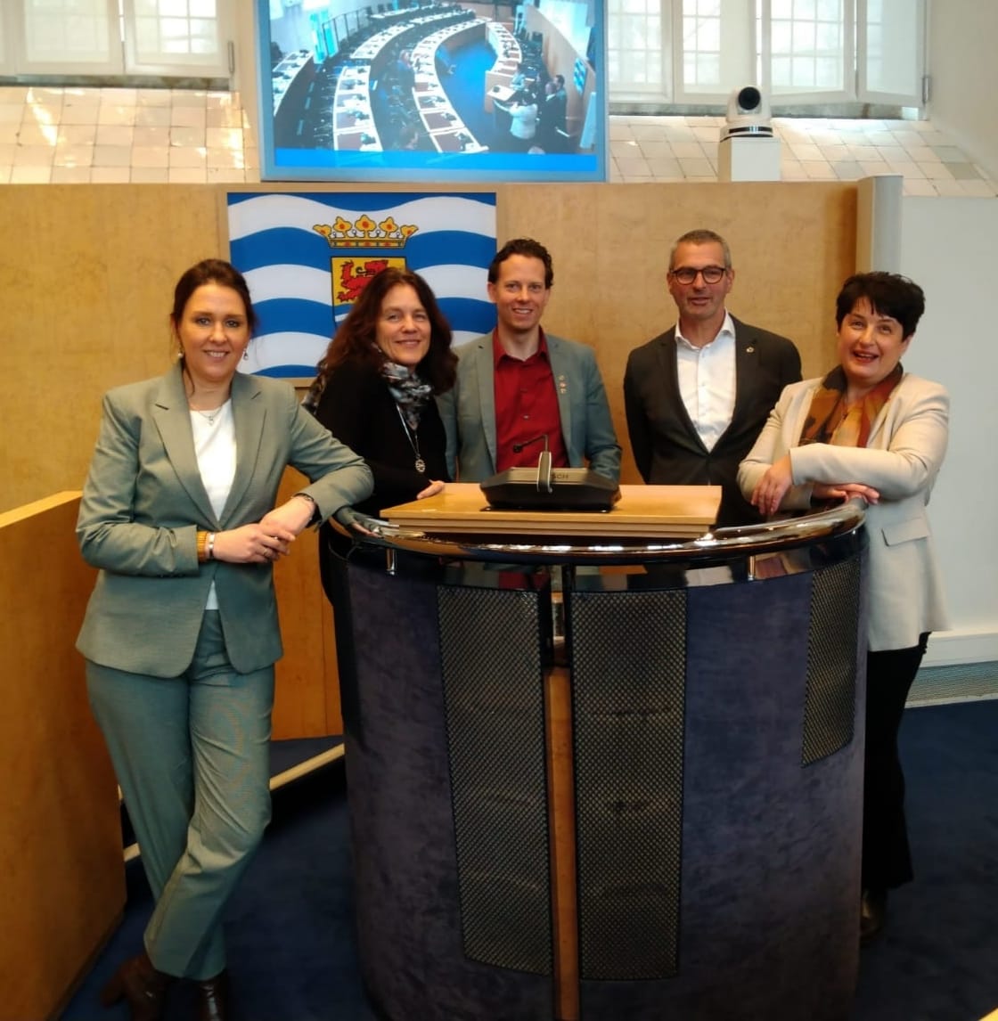 Laatste Statenvergadering Provinciale Staten Zeeland 2019-2023. Bedankt aan het PvdA-team <a href="/PvdAZeeland/">PvdA Zeeland</a> voor alle mooie momenten. Over 5 dagen verder met PvdA en <a href="/GroenLinksZLD/">GroenLinks Zeeland</a>. Samen voor Zeeland.