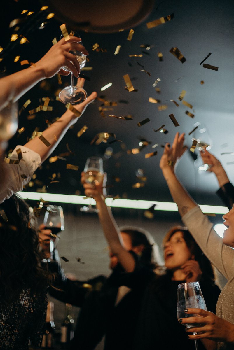 EventThem's tweet photo. 🎉 Happy Friday, everyone! 🎊
Looking for weekend plans? Sign up for our #ETWeekly newsletter to get our top #BostonEvent recommendations delivered to your inbox each week! https://t.co/G7LG1iPAqQ
#EventThem #BostonEvents #SupportLocalBusinesses https://t.co/gmtaXakNSW
