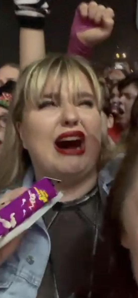 lcvesong26's tweet image. meme this.