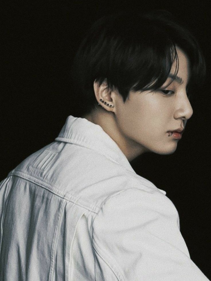 97JKARCHIVES's tweet photo. you're under arrest for stealing our hearts #JUNGKOOK https://t.co/1bF7Z21hJY