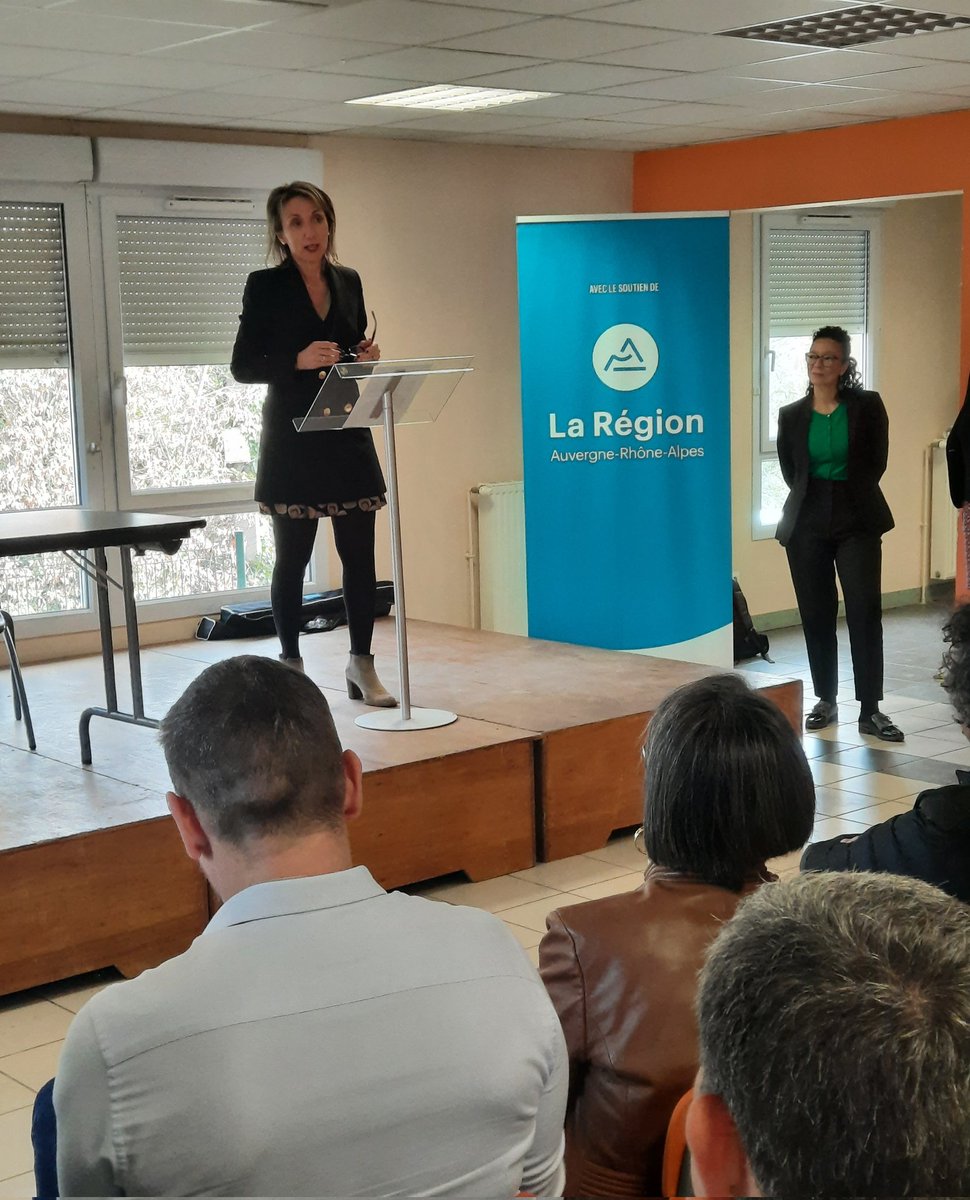 Centre d'Entrepreneuriat Lyon Saint-Etienne (@ce_lyon_se) on Twitter photo En direct du séminaire des étudiants entrepreneurs du CELSE, de <a href="/CAPEPITE/">Clermont Auvergne Pepite</a> et du <a href="/pepiteozer/">Pépite oZer</a>, avec la signature de la convention inter-Pépite par la région <a href="/auvergnerhalpes/">Auvergne-Rhône-Alpes</a> et les représentants des établissements universitaires régionaux. En direct du séminaire des étudiants entrepreneurs du CELSE, de <a href="/CAPEPITE/">Clermont Auvergne Pepite</a> et du <a href="/pepiteozer/">Pépite oZer</a>, avec la signature de la convention inter-Pépite par la région <a href="/auvergnerhalpes/">Auvergne-Rhône-Alpes</a> et les représentants des établissements universitaires régionaux.