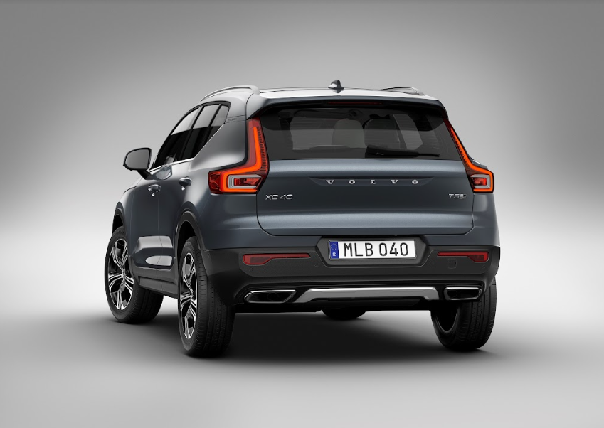 VendelCars's tweet photo. Siéntete seguro con #VolvoXC40. Gracias a sus sistema City Safety detecta peatones, animales grandes y vehículos.

En el caso de que no reacciones a tiempo, el coche parará por ti.

Ven a probarlo a #VendelCars 

https://t.co/uSvWoZqDhc https://t.co/duOWAzwybC