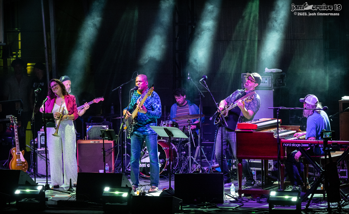 Once in a while you get shown the light in the strangest of places if you look at it right. ⚡#JamCruise