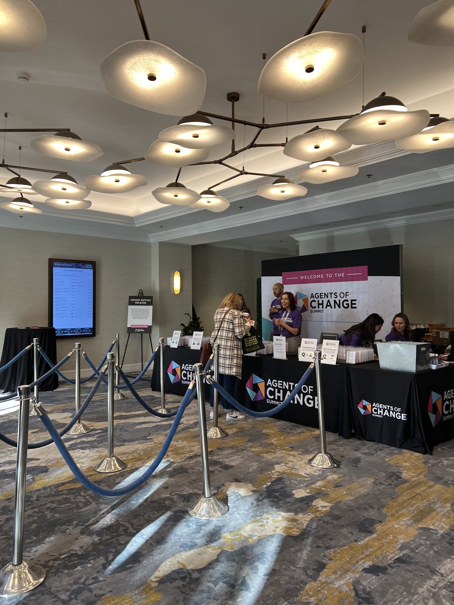 Darkness2Light's tweet image. Our Deputy Director of Research was a presenter earlier this week at the @AOCSummit, speaking  to top public health professionals on using #behaviorchange strategies to have child sexual abuse prevention conversations with families.

#PublicHealth #AOCS23