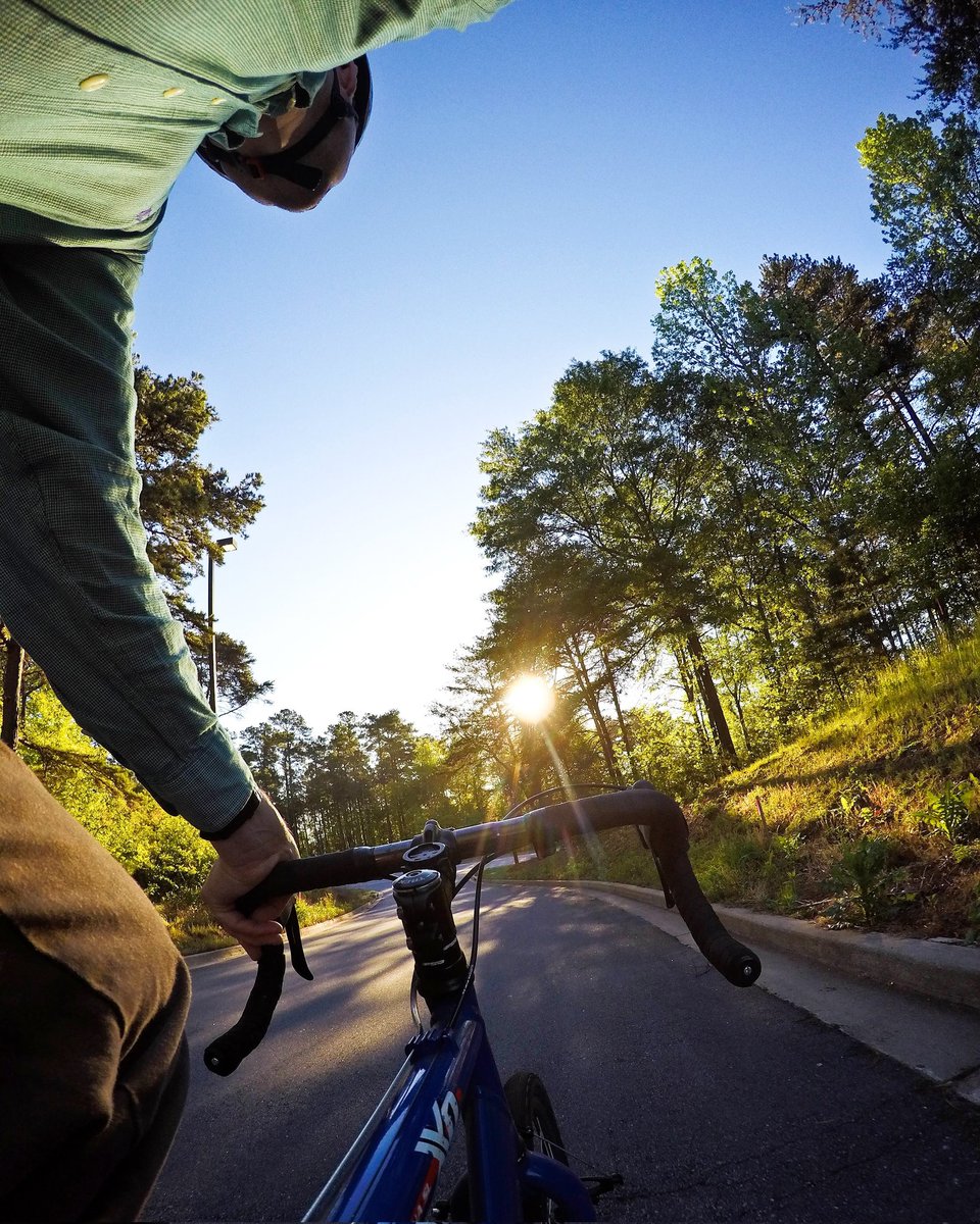 james_c_thomas's tweet image. A few shots from my #bikecommute... hands down the best way to start, and end, the work day.