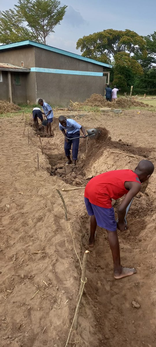 scope_kenya_'s tweet photo. Why should schools demonstrate the education we want for the future?
Young people are the future of our nation
They are quick and open learners and can take home the knowledge acquired at school
The power of youth is common wealth for the entire world. #Empoweringschools https://t.co/BU8Oxd4qiP