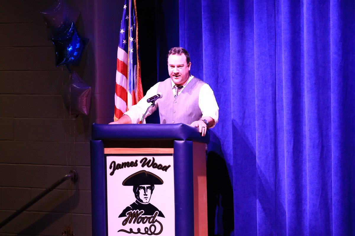 jay4man's tweet photo. Emceeing is one of my favorite parts of the job. Especially when I get to visit my old high school! #Colonel4Life @jameswoodhs @sgross_jwhs https://t.co/dYgy4loxUJ