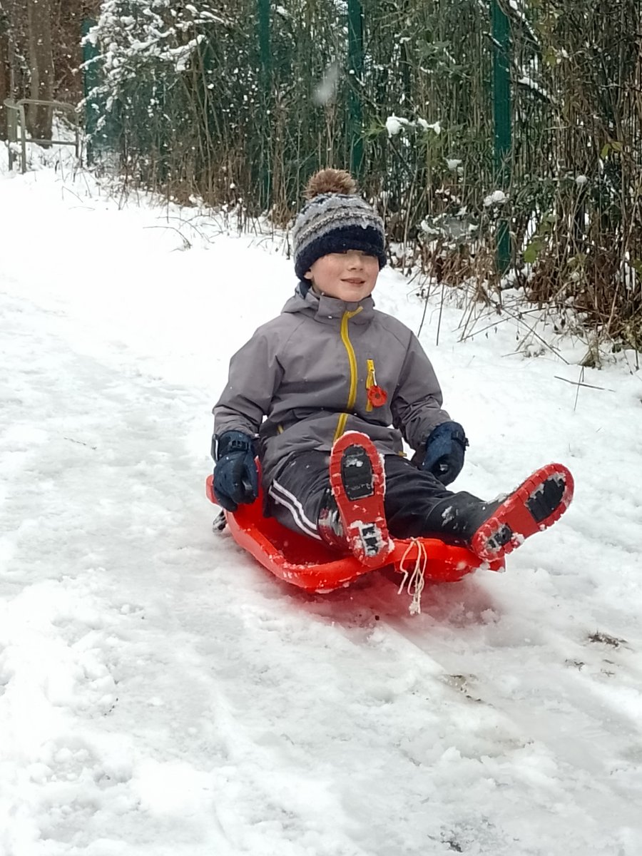 clarearussell's tweet photo. @StMaryHighGreen #snowandtell https://t.co/uUy76KGXkg