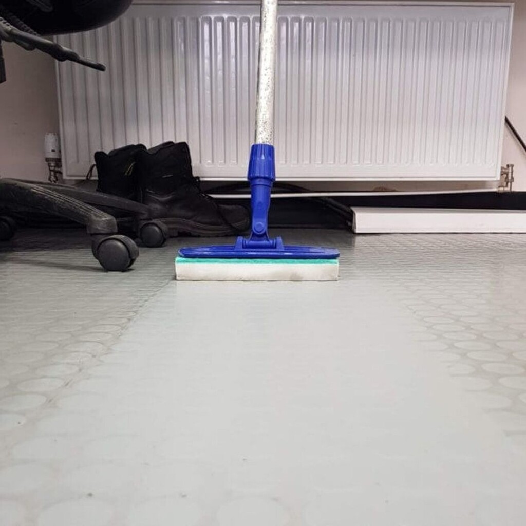 AngusCleaning tweet picture