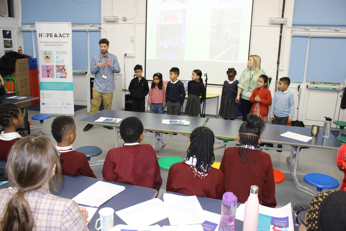 ElizabethSelbySchool tweet media