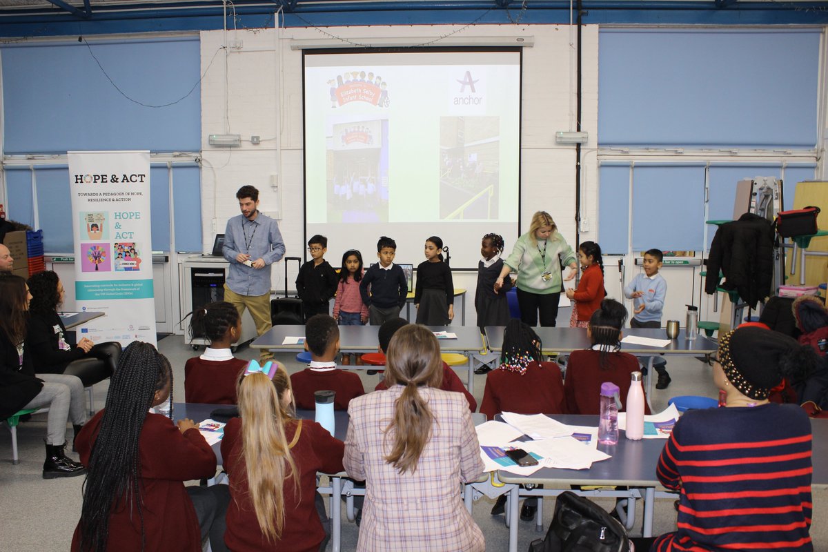 ElizabethSelbySchool tweet media