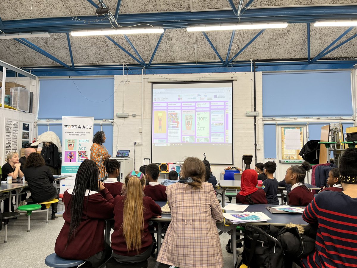 ElizabethSelbySchool tweet media