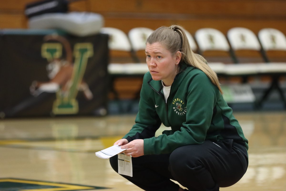 America East Coach of the Year <a href="/AlisaKresge/">Alisa Kresge</a> sat down with <a href="/vermontpublic/">Vermont Public</a>'s <a href="/MikaelaLefrak/">Mikaela Lefrak</a> earlier this week to preview tonight's <a href="/AmericaEast/">America East</a> title game &amp; discuss this special season for the Catamounts - go.uvm.edu/vpr
#ChampionshipCountry