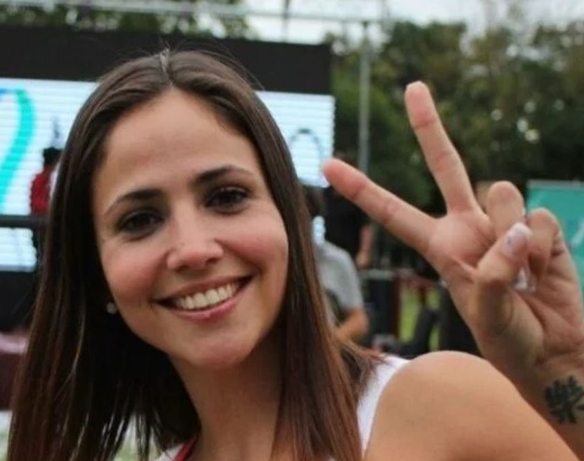 gh2022ok's tweet image. Quién se va el domingo?

🔁 se va Romina
❤️ se va Julieta