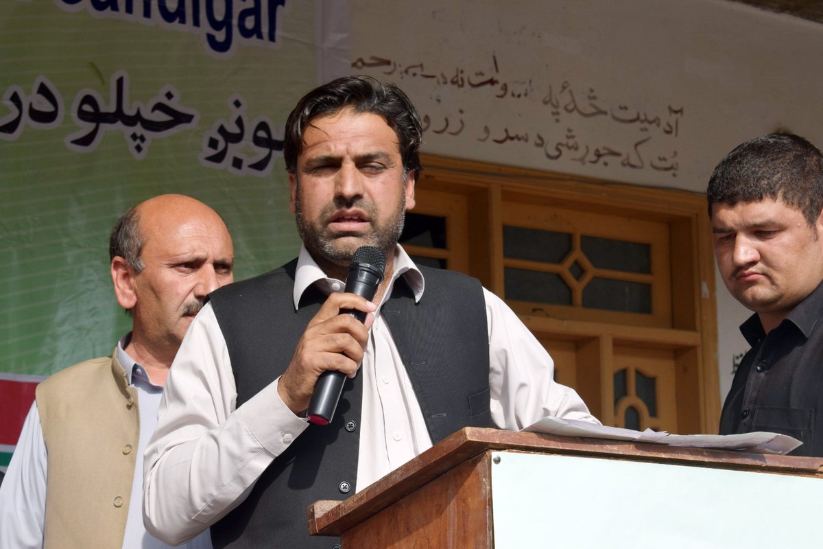 BKT_EF's tweet photo. باچاخان ٹرسٹ ایجوکیشنل فاؤنڈیشن کے زیراہتمام باچاخان سکول گندیگار دیربالا میں تقریب۔اے این پی لوئر دیر کے صدر حاجی بہادرخان، جنرل سیکرٹری ملک محمدزیب، جنرل سیکرٹری دیربالا افتخاراحمد، صدر ملگری استاذان عالمگیرخان اور سابق ضلعی صدر سعیدانورخان خطاب کررہے ہیں
#BKTEF https://t.co/HJuSqG3M0v